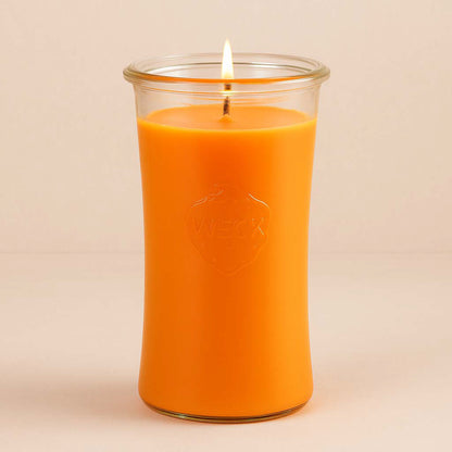 Mandarine-Mango XXL-Duftkerze im Weckglas – apricotfarbene Kerze mit 100 Stunden Brenndauer auf warmem, neutralem Hintergrund.