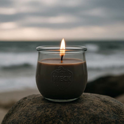 Nordische Küste XL Duftkerze brennend im WECK-Glas am Meer – maritimes Stimmungsbild, frisch & handgegossen