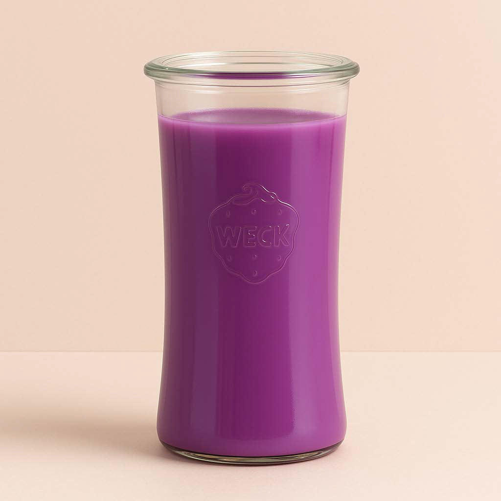 Rose XXL-Duftkerze im Weckglas mit zartem Blütenduft – handgegossene, creme-rosafarbene Kerze mit 100 Stunden Brenndauer vor warmem Beigeton.