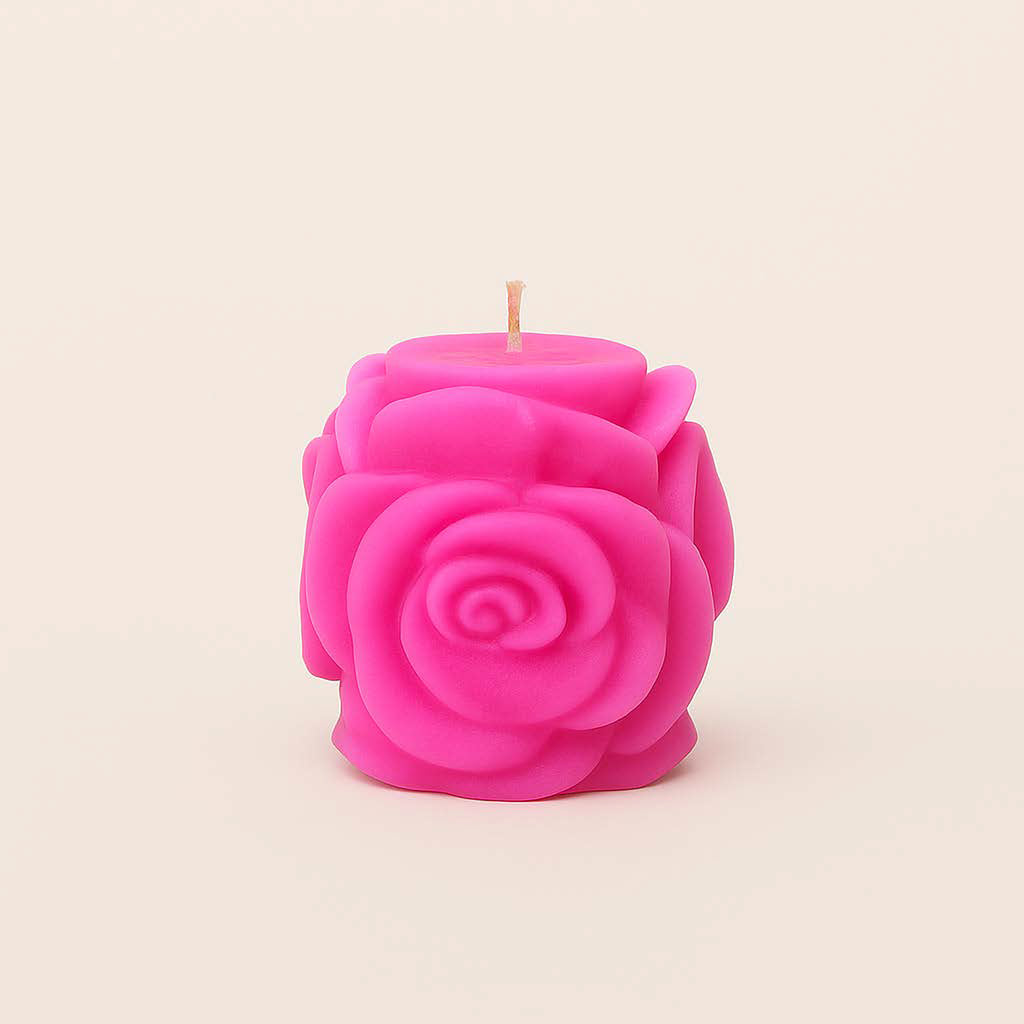 Stumpenkerze Rose – romantisches Wohngefühl mit natürlichem Charme